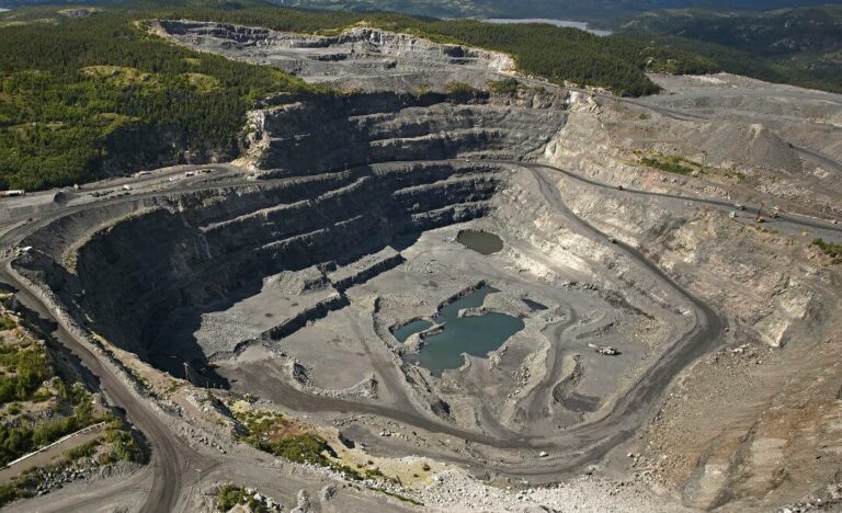 Lac Tio mine